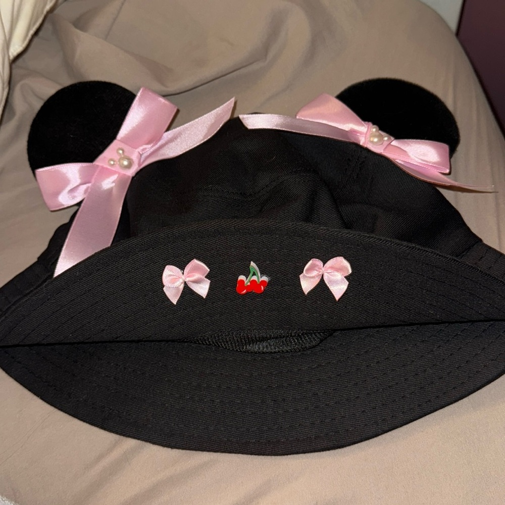 Mickey Mouse bow bucket hat
